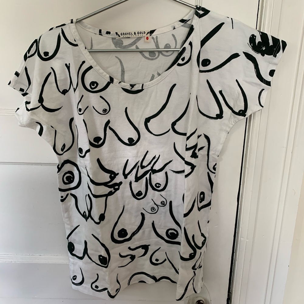 gravel and gold boobs tee
